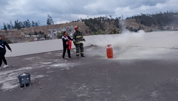  EDUCADORAS DE LOS CENTROS DE DESARROLLO INFANTIL RECIBEN CAPACITACIÓN EN PRIMEROS AUXILIOS 